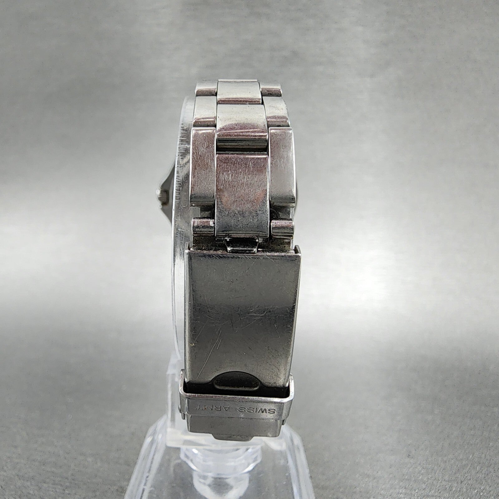 Victorinox Swiss Army Officer Watch Women 30mm White Dial Silver Tone Date Runs7