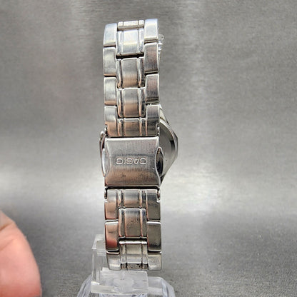 Casio Waveceptor Watch Women 30mm White Dial Silver Tone Date Round Runs LWQ1507