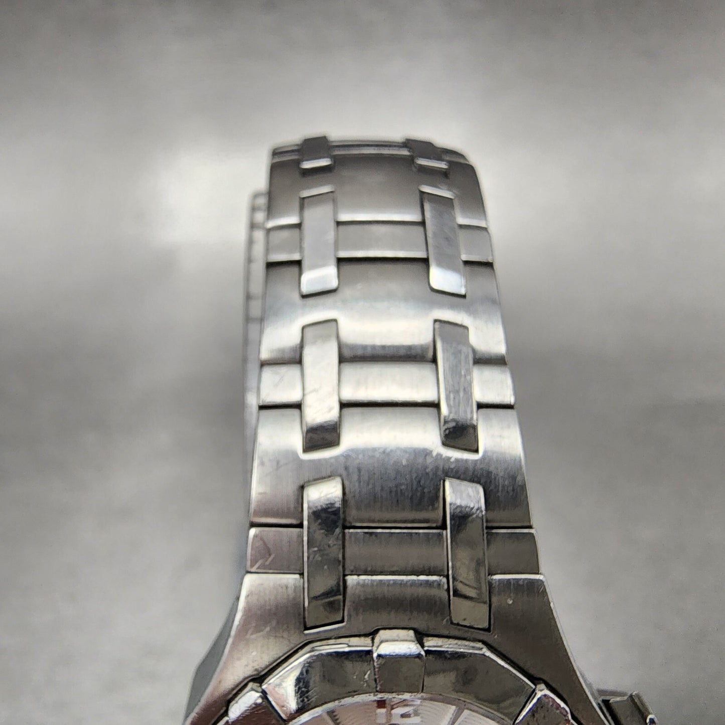 Concord Saratoga Watch Women 25mm White Dial Stainless Steel Date Round New Batt4