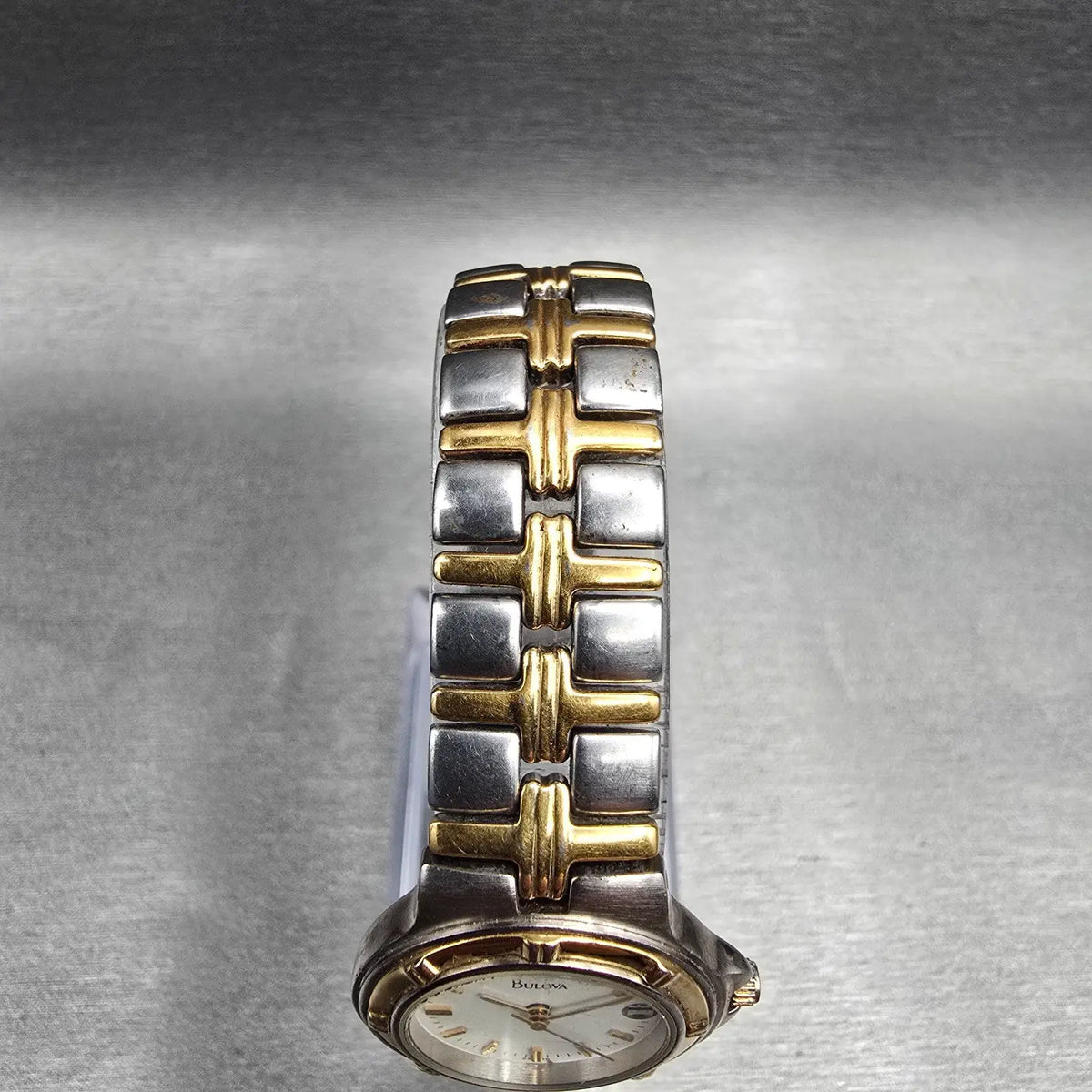 Bulova Watch Women 25mm White Dial Two Tone Date Round 98M36 New Battery JP234