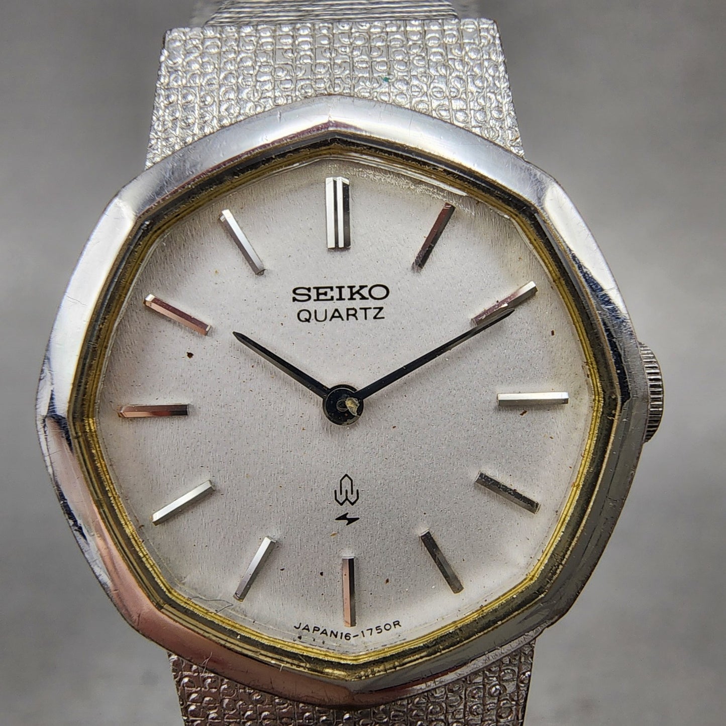 Seiko Watch Women 22mm Silver Dial Silver Tone Octagon 165890 New Battery1