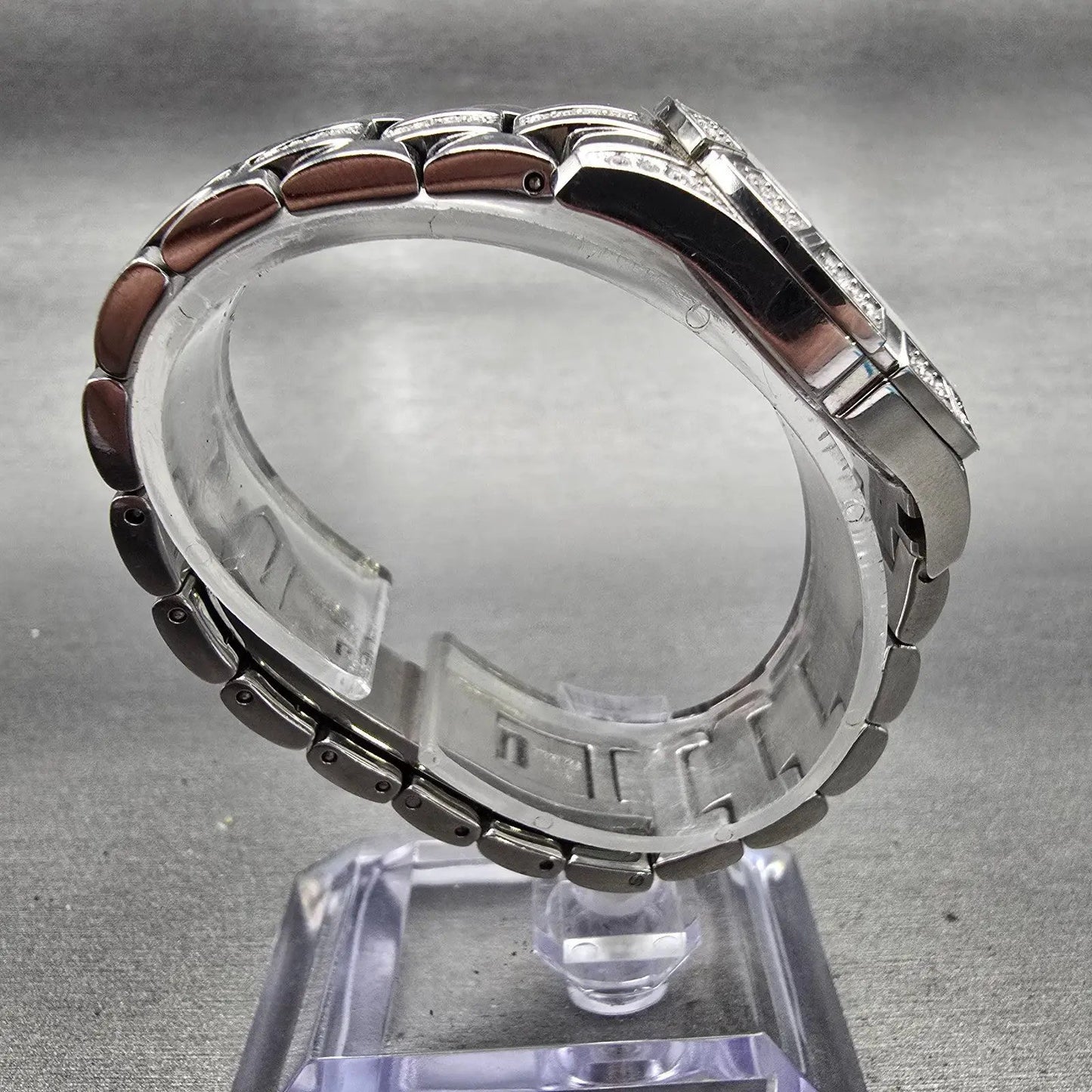 Bulova Watch Women 30mm MOP Dial Silver Tone Gemmed Round 96L116 New Battery8
