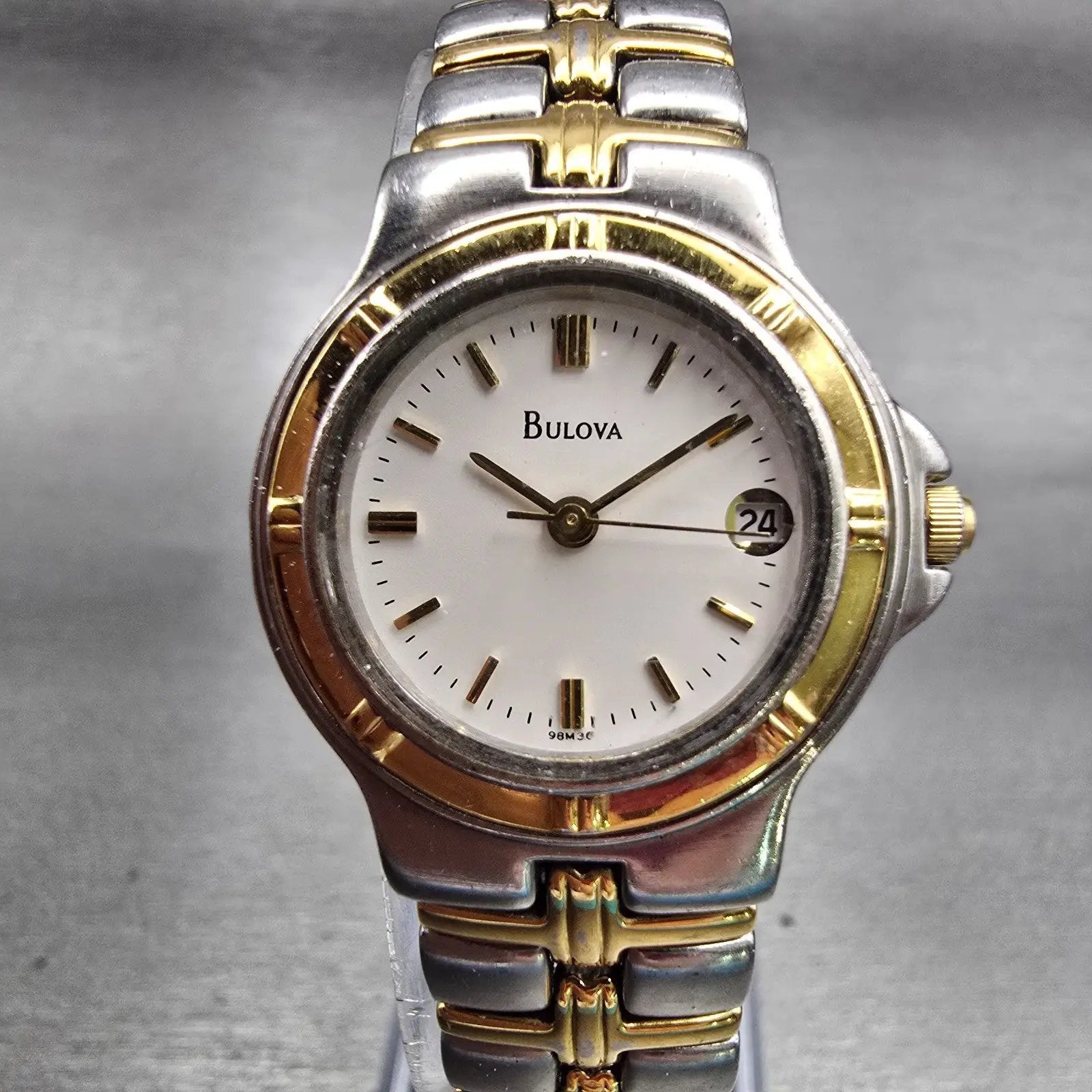 Bulova Watch Women 25mm White Dial Two Tone Date Round New Battery 98M36 Vintage0