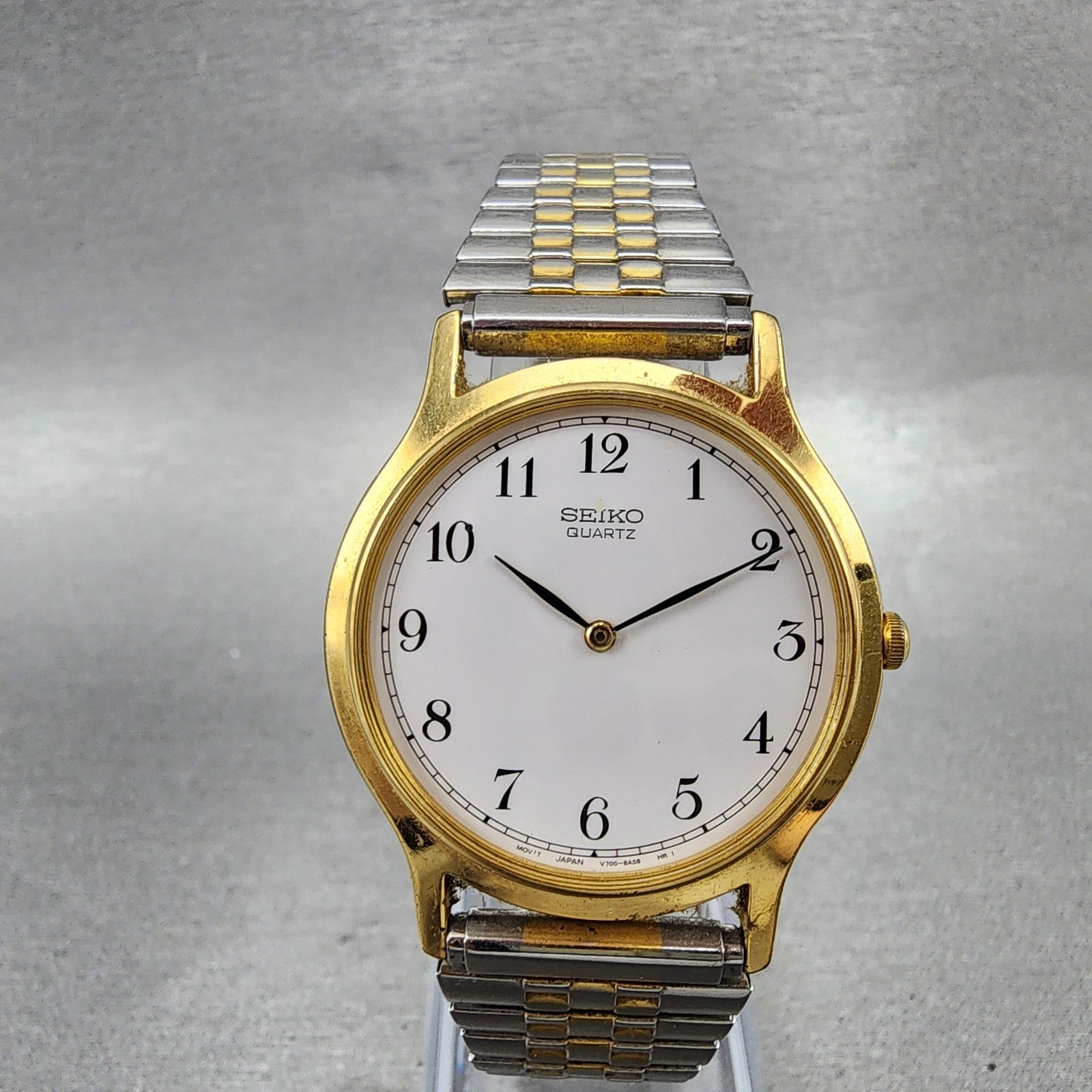 Seiko Watch Men 35mm White Dial Two Tone Round Bracelet V7008a10 PARTS0