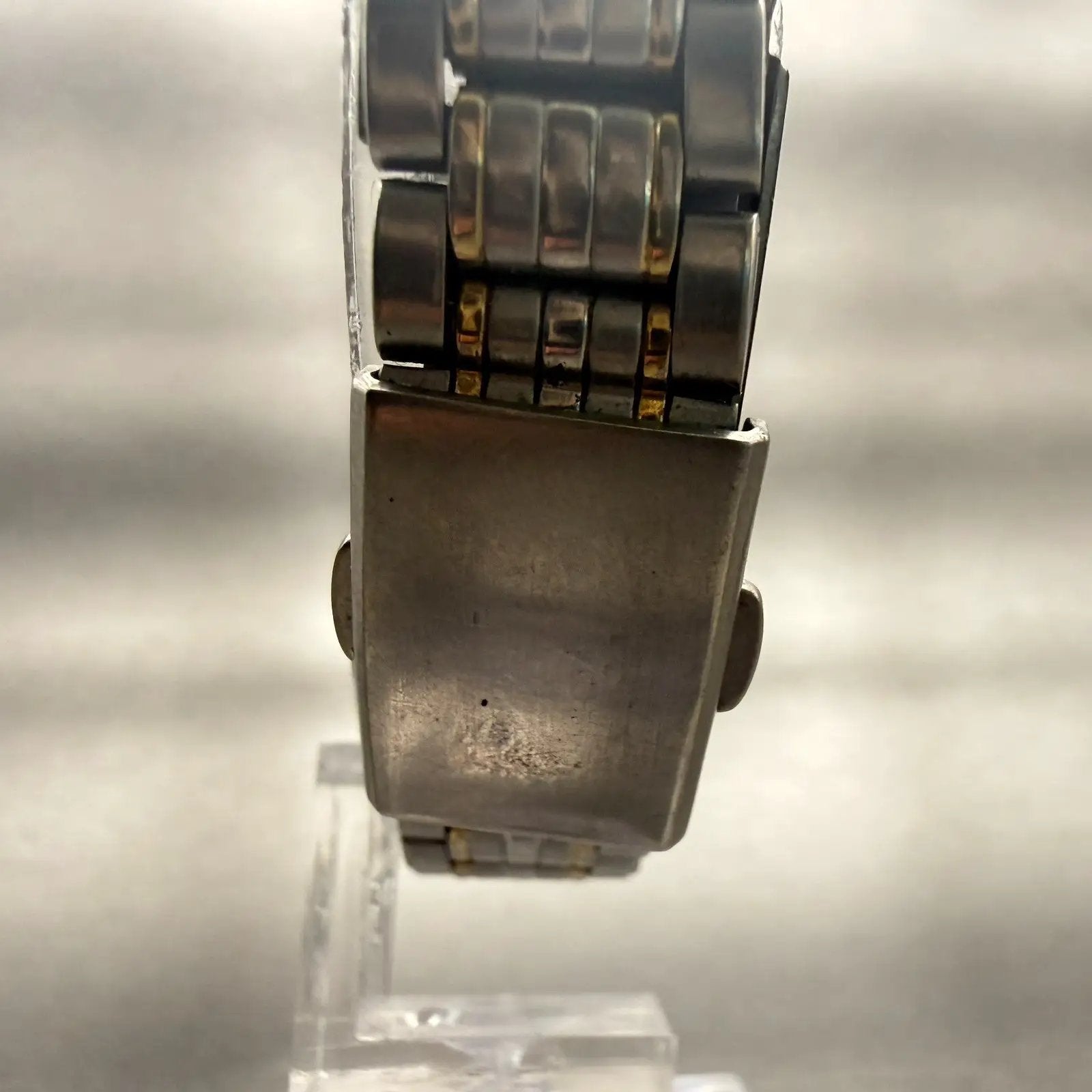 Seiko Titanium Watch Women 26mm White Dial Date Round 7N82-6D80 New Battery7