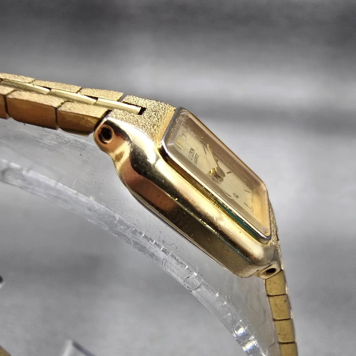 Citizen CQ Watch Women 13mm Champagne Dial Gold Tone 5421-S21389 New Battery VTG3