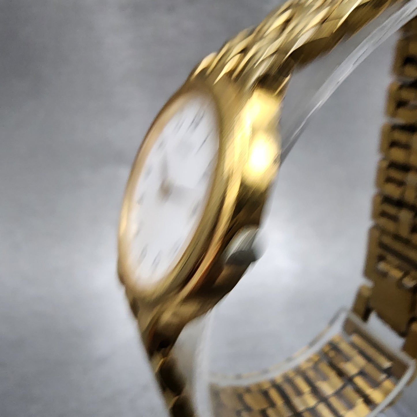 Seiko Watch Women 25mm White Dial Gold Tone Date Round 7n896001 New Battery2