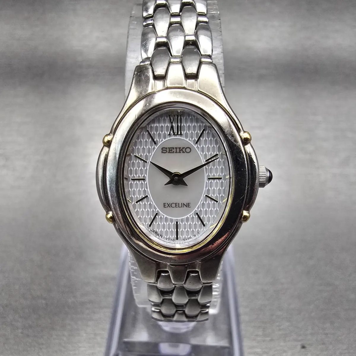 Seiko Exceline Solar Watch Women 22mm MOP Dial Silver Tone Oval V110-5A40 Works0