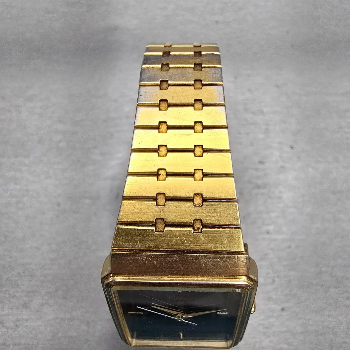 Seiko Pulsar Watch Men 27mm Black Dial Gold Tone Rectangle Date V322-5070 NewBat4