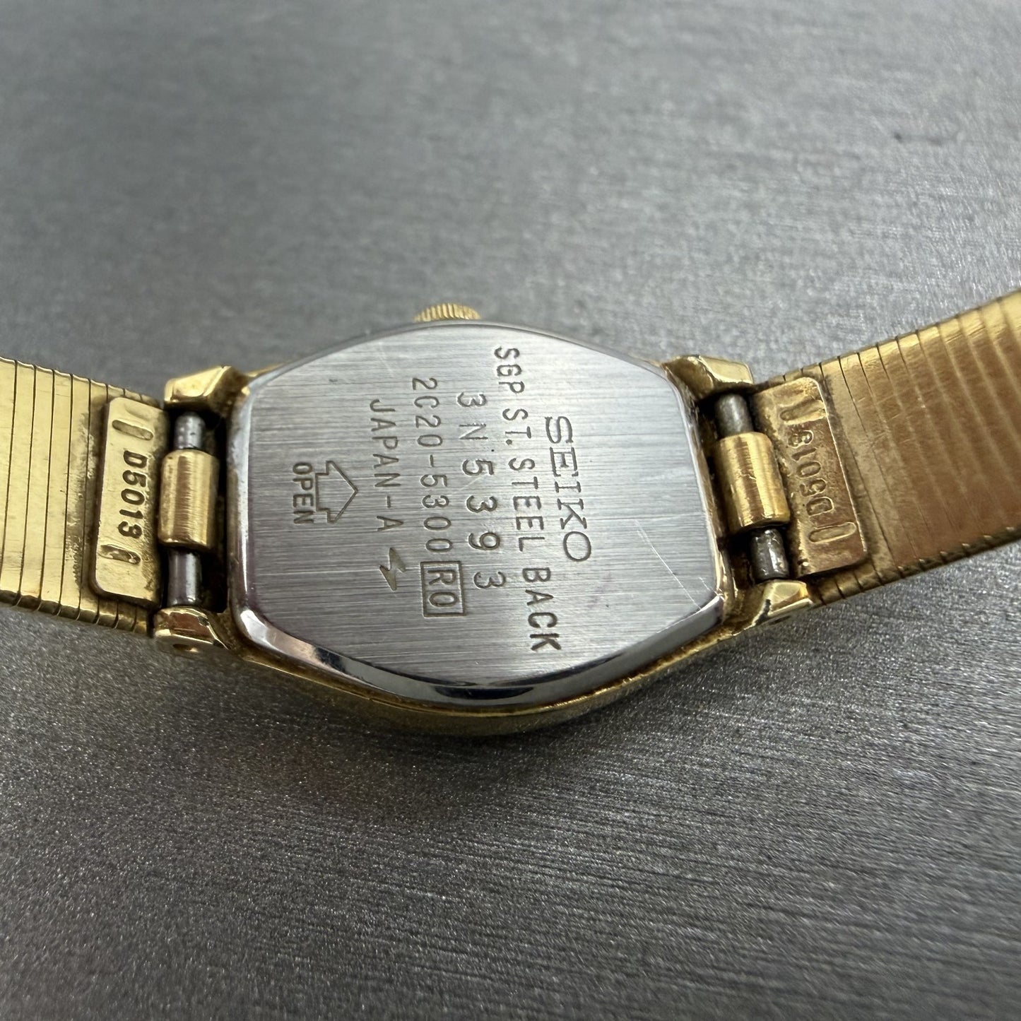 Seiko Watch Women 16mm Champagne Dial Gold Tone Round 2C20-5300 New Battery bcda9