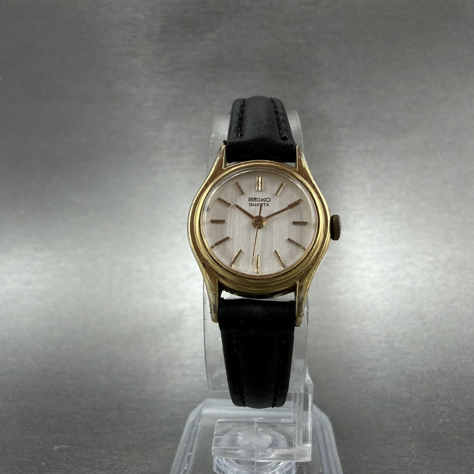 Seiko Watch Women 20mm Silver Dial Gold Tone Round 1421-0119 New Battery5