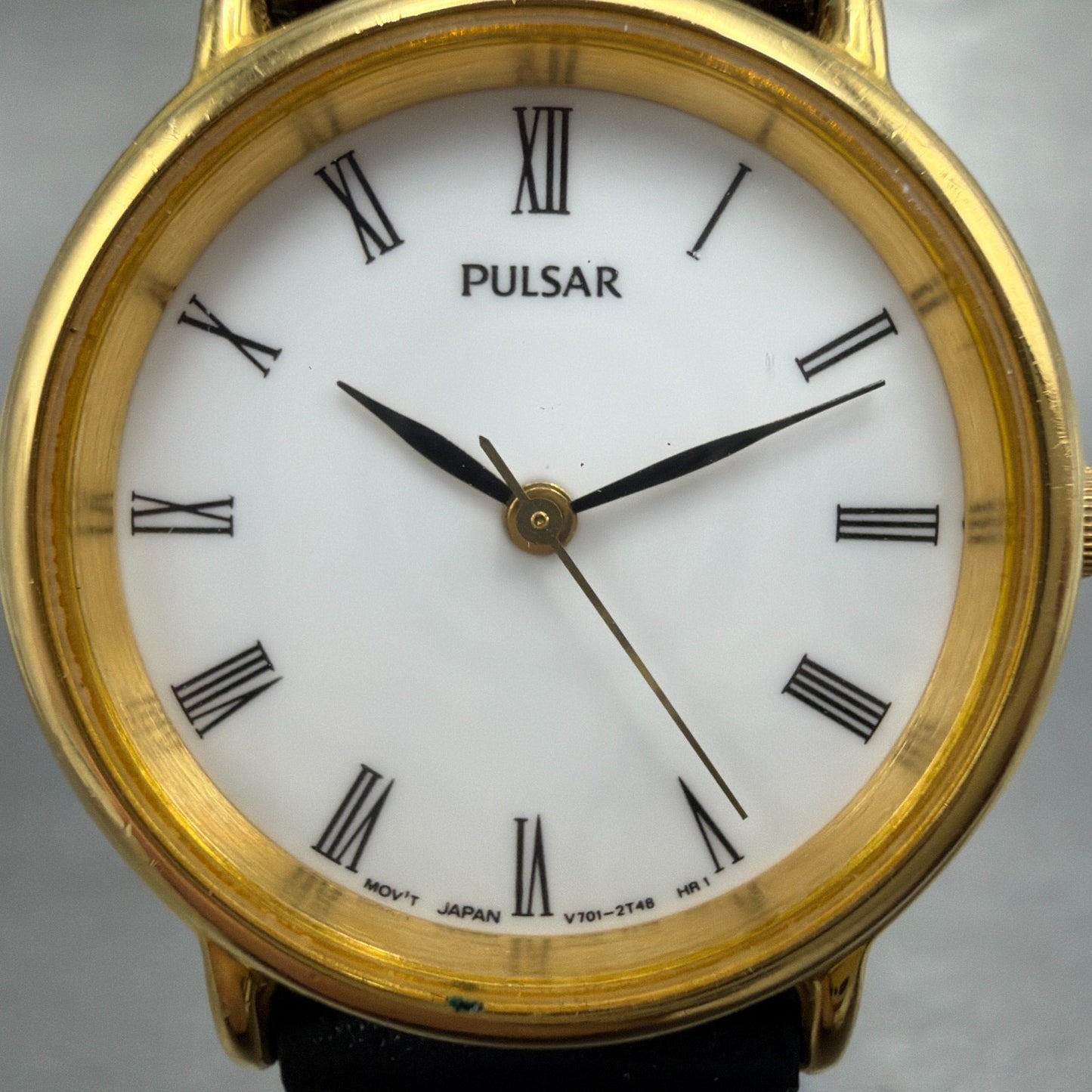 Seiko pulsar Watch Women 27mm White Dial Gold Tone Round V701-2A30 New Battery1