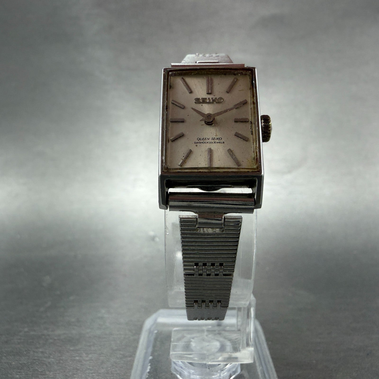 Seiko Queen Seiko Tank Watch Women 16mm White Dial Silver Tone Rectangle Runs 25