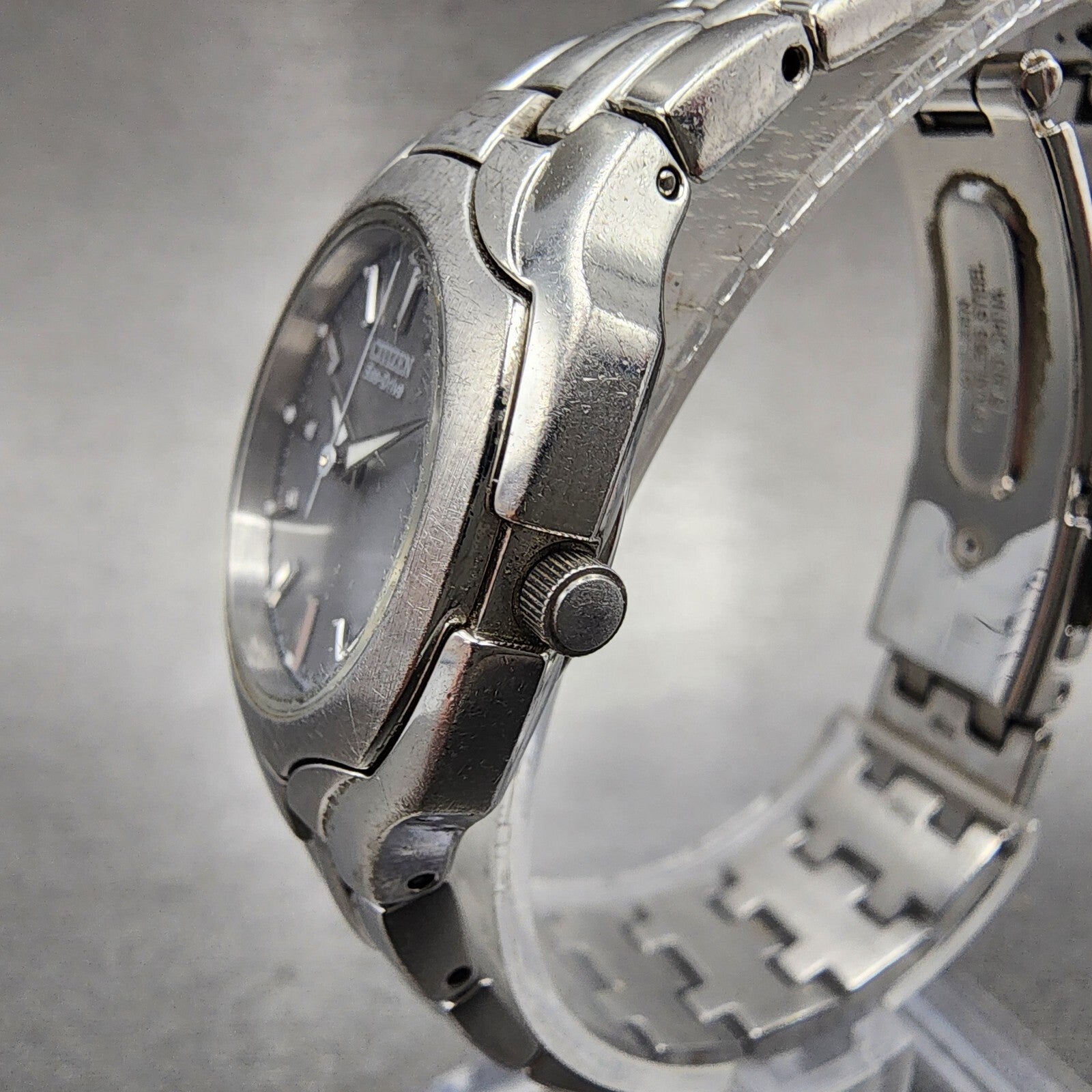 Citizen EcoDrive Watch Women 25mm Silver Dial Silver Tone Date E011S049601 Run2