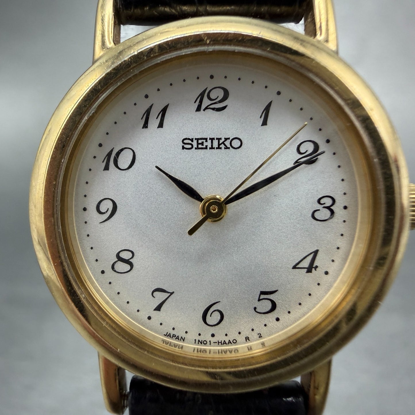 Seiko Watch Women 24mm Silver Dial Gold Tone Round 1N01-HZA0 New Battery1