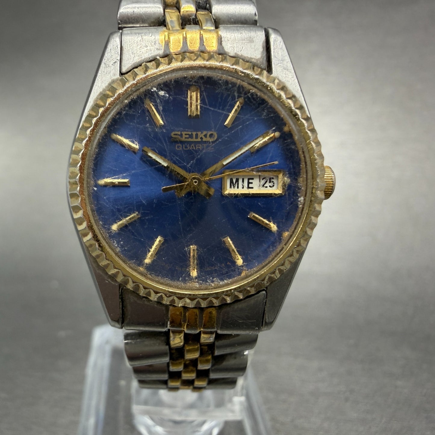 Seiko Watch Women 24mm Blue Dial Two Tone Daydate Round 7N83-0049 New Batt ABCD0