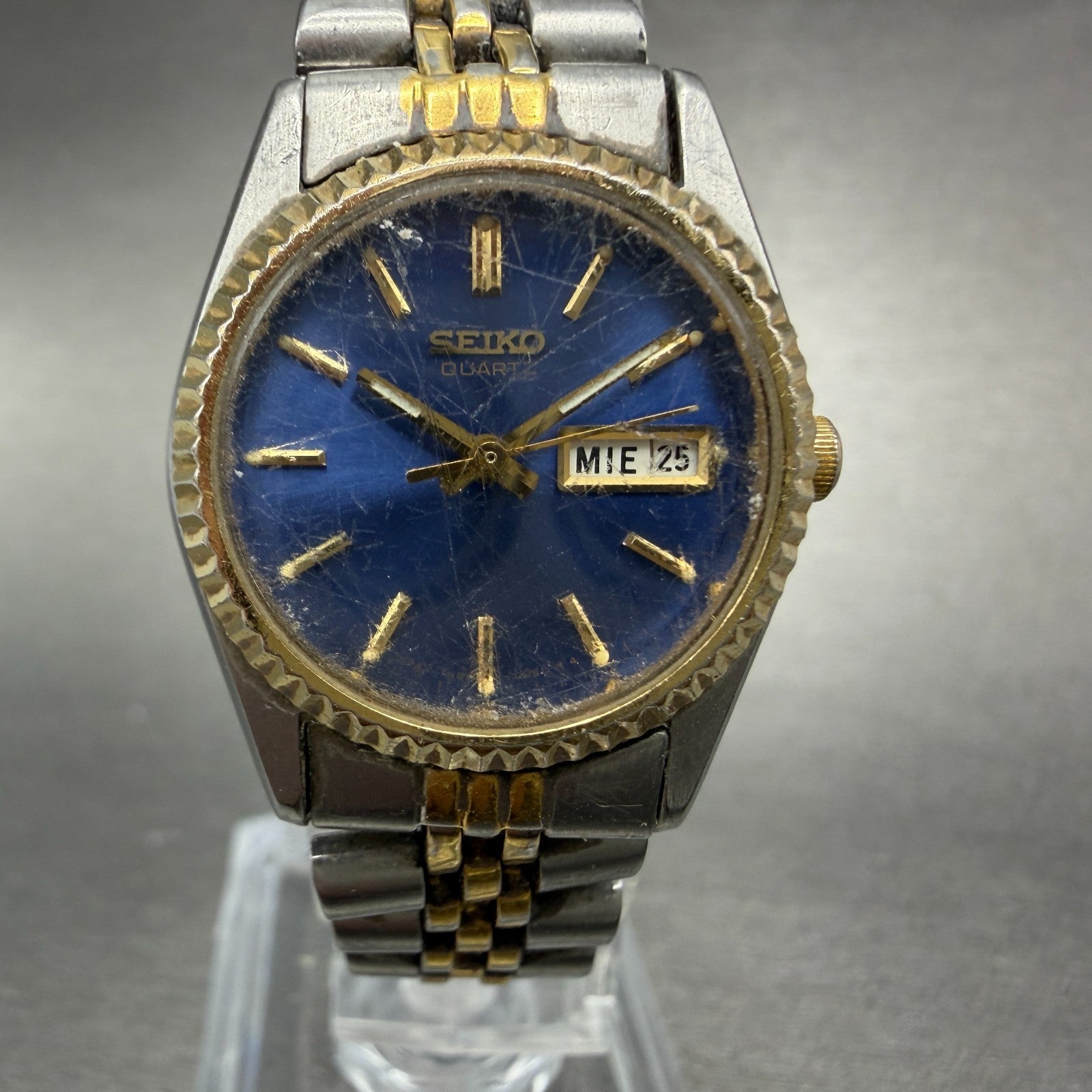 Seiko Watch Women 24mm Blue Dial Two Tone Daydate Round 7N83-0049 New Batt ABCD0