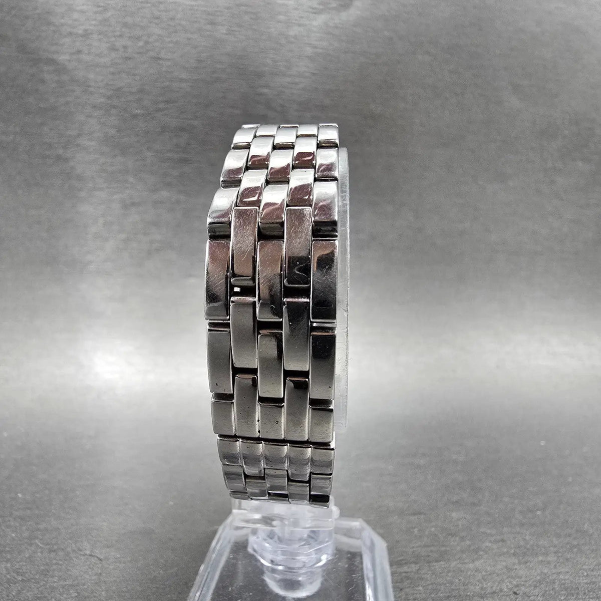 Wenger Swiss Military Tank Watch Women 20mm Black Dial Silver Tone 7511X NewBatt7