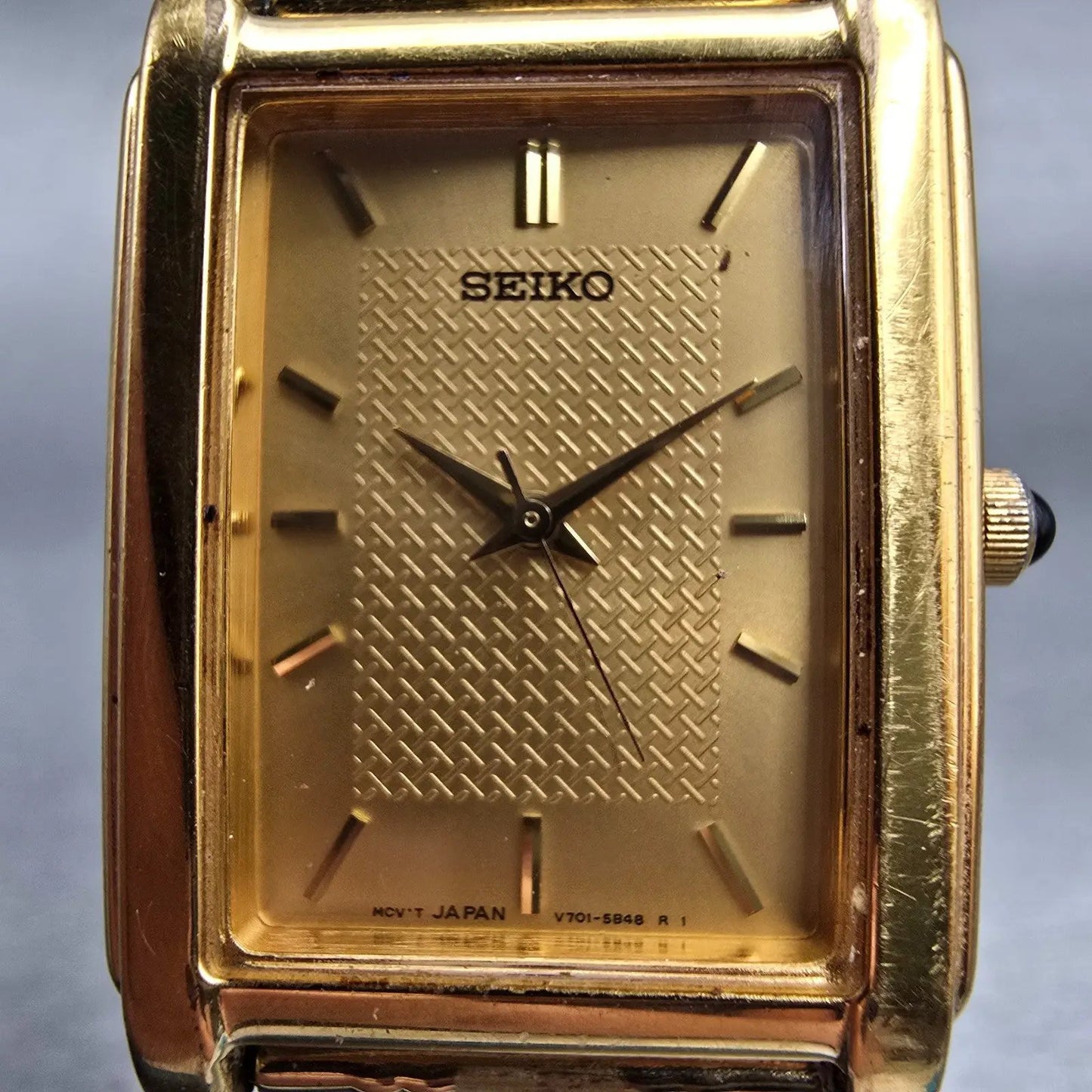 Seiko Tank Watch Men 25mm Gold Tone Gold Dial Rectangle V701-5E49 New Battery1