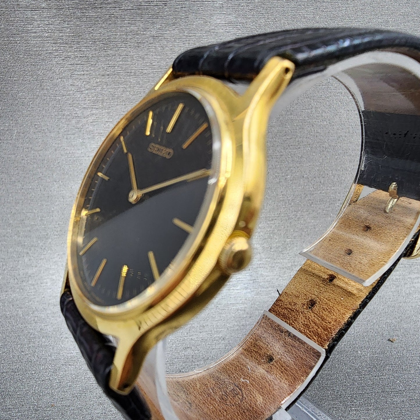 Seiko Watch Men 34mm Black Dial Gold Tone Round V7008A10 Leather PARTS3