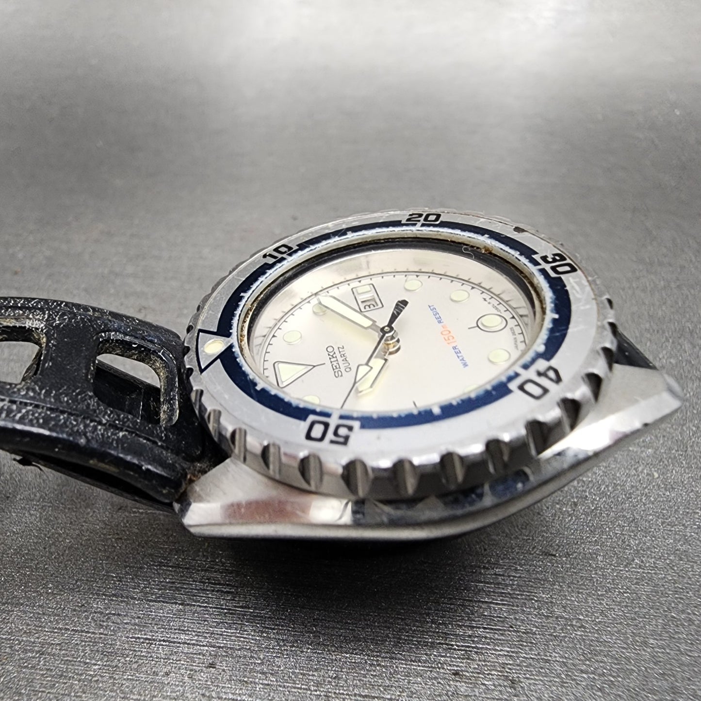 Seiko Dive Watch Women 34mm White Dial Silver Tone Date 26250170 PARTS5