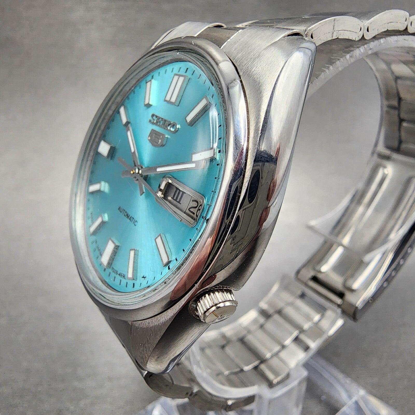 Seiko 5 Automatic Watch Men 37mm Ice Blue Dial Steel Daydate 70098211 Runs2