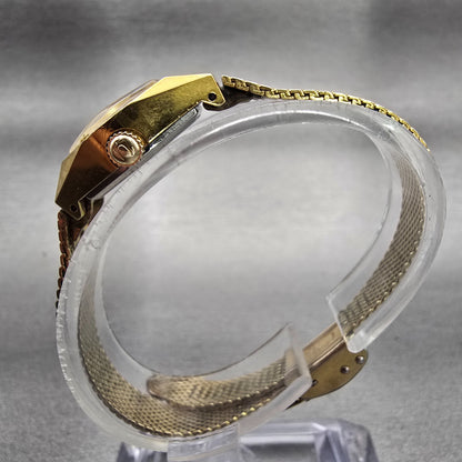 Bulova Watch Women 17mm Green Dial Gold Tone Oval Manual Wind Runs Vintage6