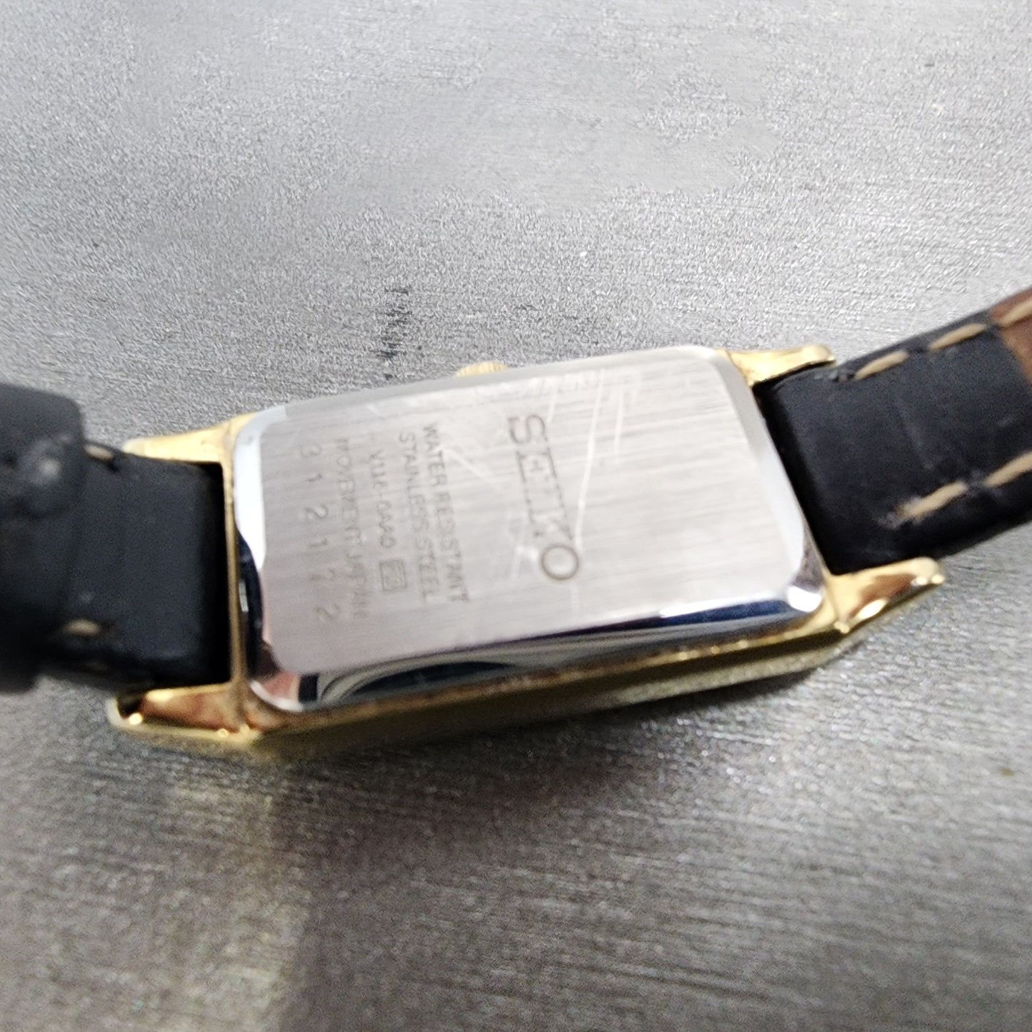 Seiko Solar Tank Watch Women 15mm White Dial Gold Tone Rectangle V1160AA0 Works9