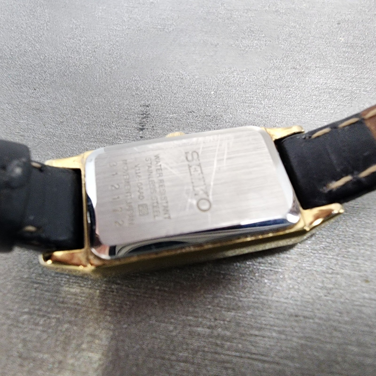 Seiko Solar Tank Watch Women 15mm White Dial Gold Tone Rectangle V1160AA0 Works9