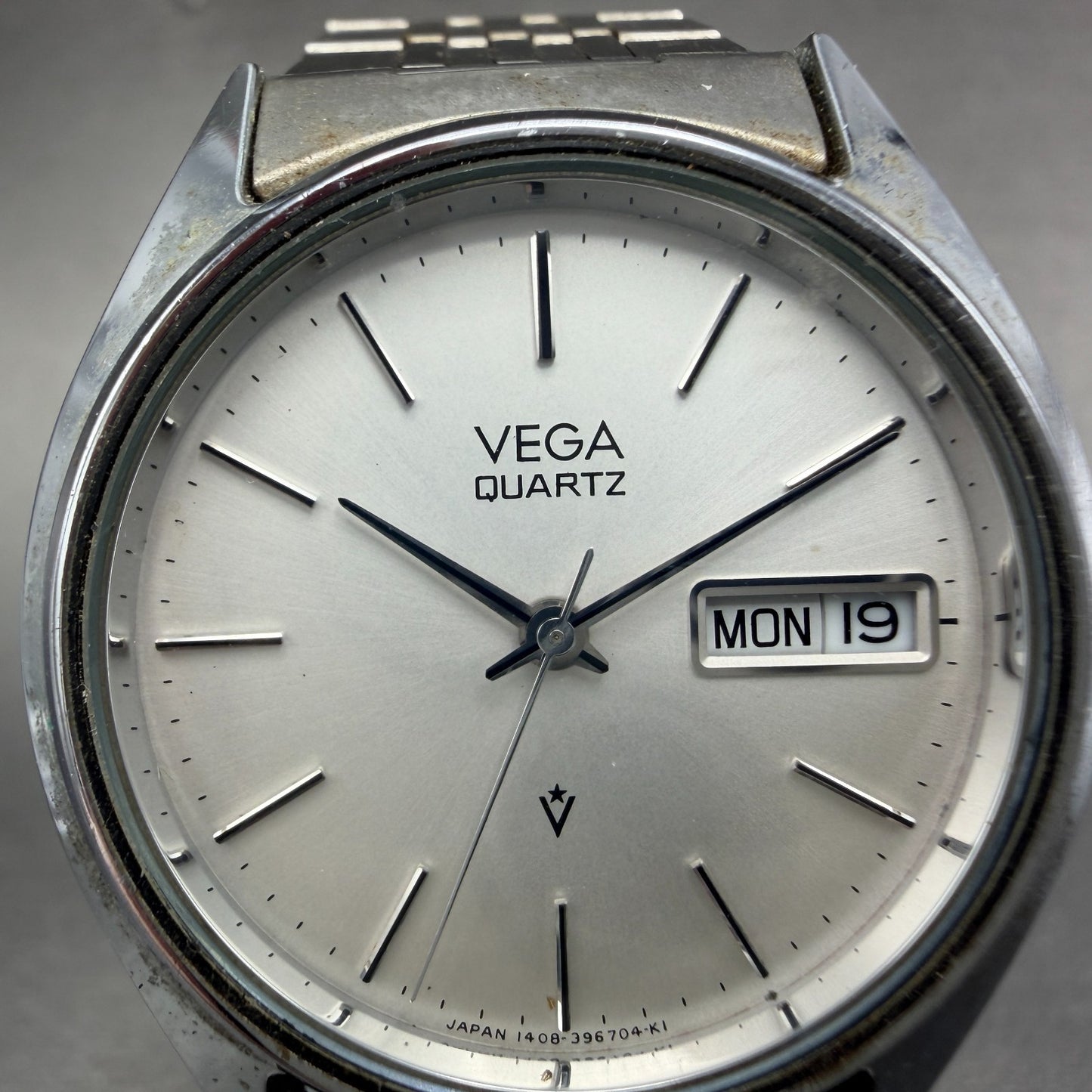 Citizen Vega Watch Men 34mm Silver Dial Silver Tone Daydate 1408-392001 PARTS2