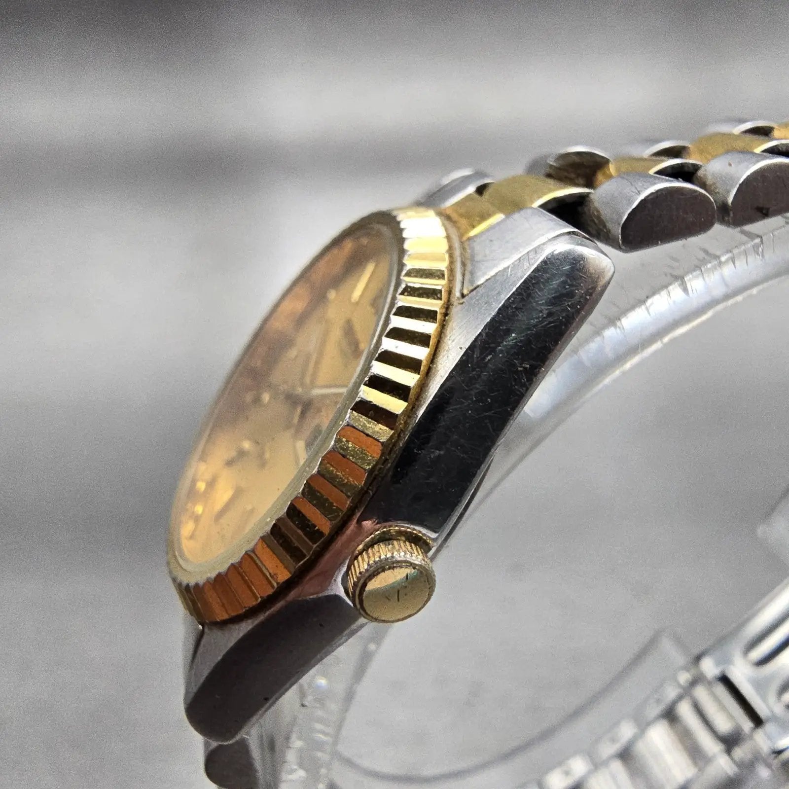 Seiko SQ Watch Women 24mm Gold Dial Two Tone Daydate Round 3Y03-0160 New Battery2