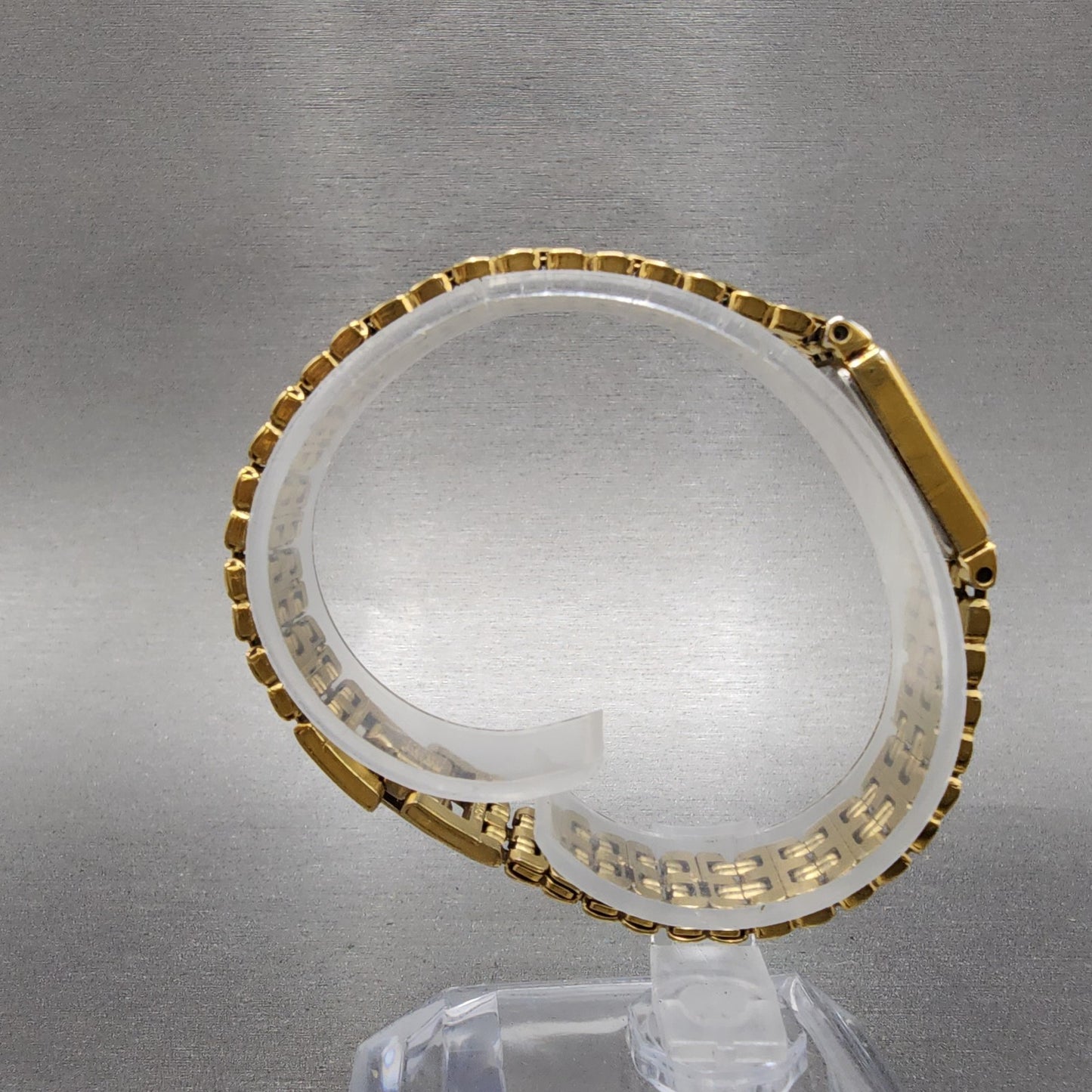 Seiko Tank Watch Women 13mm White Dial Gold Tone 2e206530 New Battery7