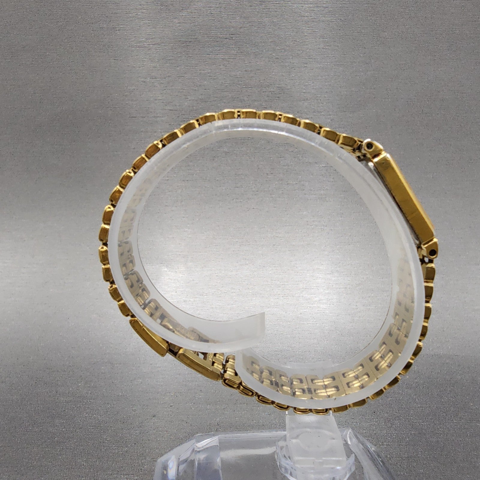 Seiko Tank Watch Women 13mm White Dial Gold Tone 2e206530 New Battery7