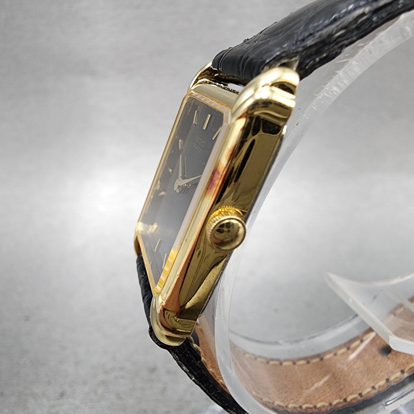 Seiko Tank Watch Women 19mm Black Dial Gold Tone Rectangle 4N005101 New Battery2