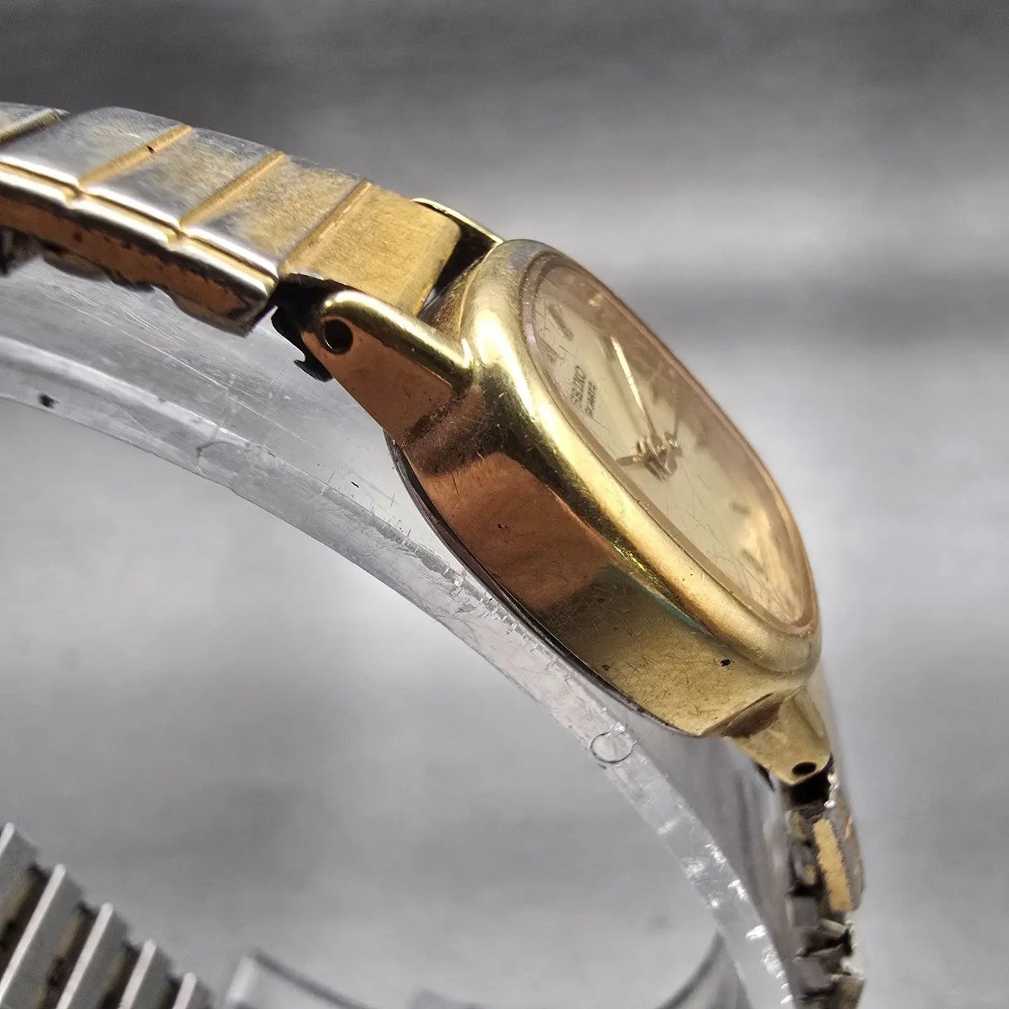 Seiko Watch Women 17mm Champagne Dial Gold Tone Oval 4N01-5019 New Battery VTG3