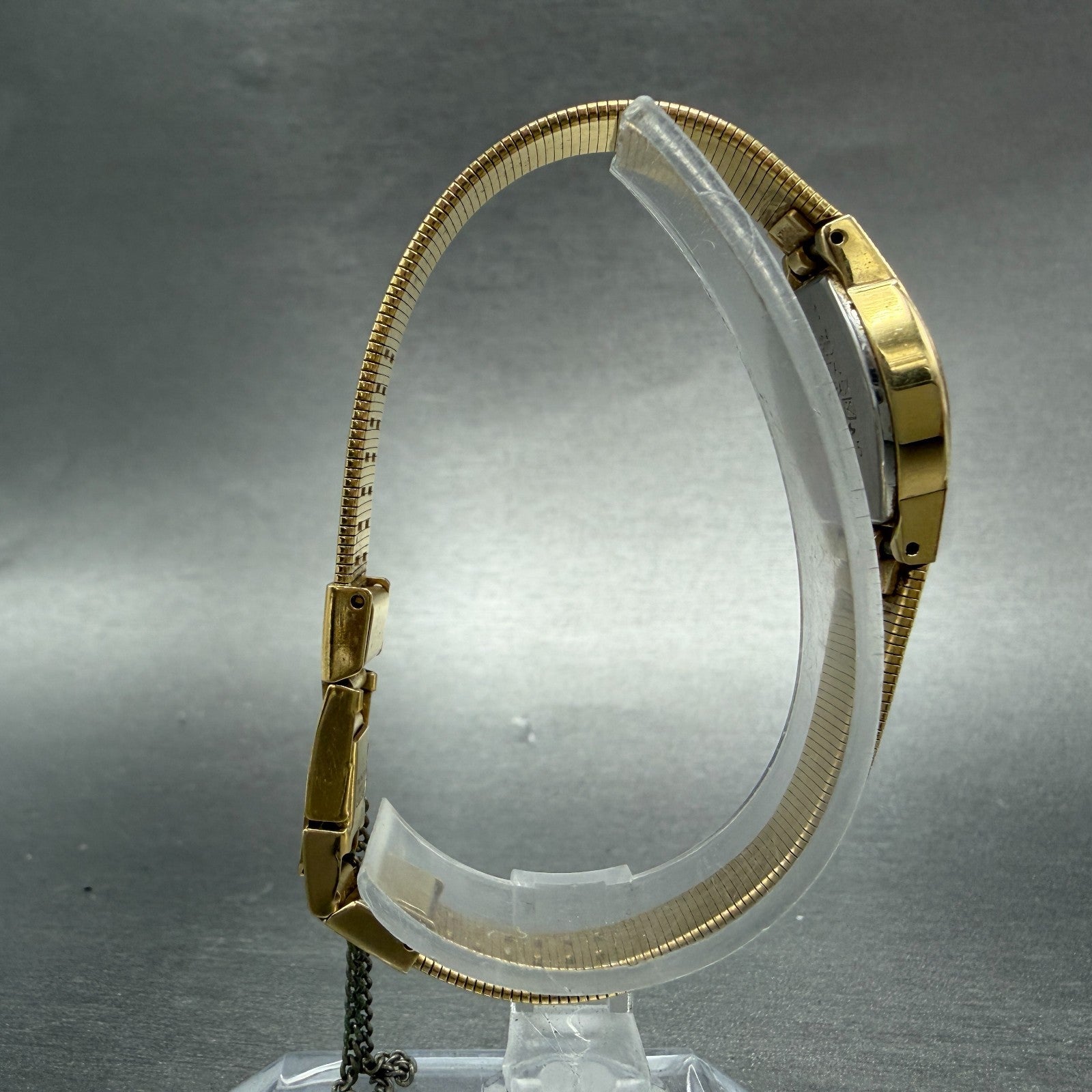 Seiko Watch Women 17mm Champagne Dial Gold Tone Round 2C21-0160 New Battery VTG8