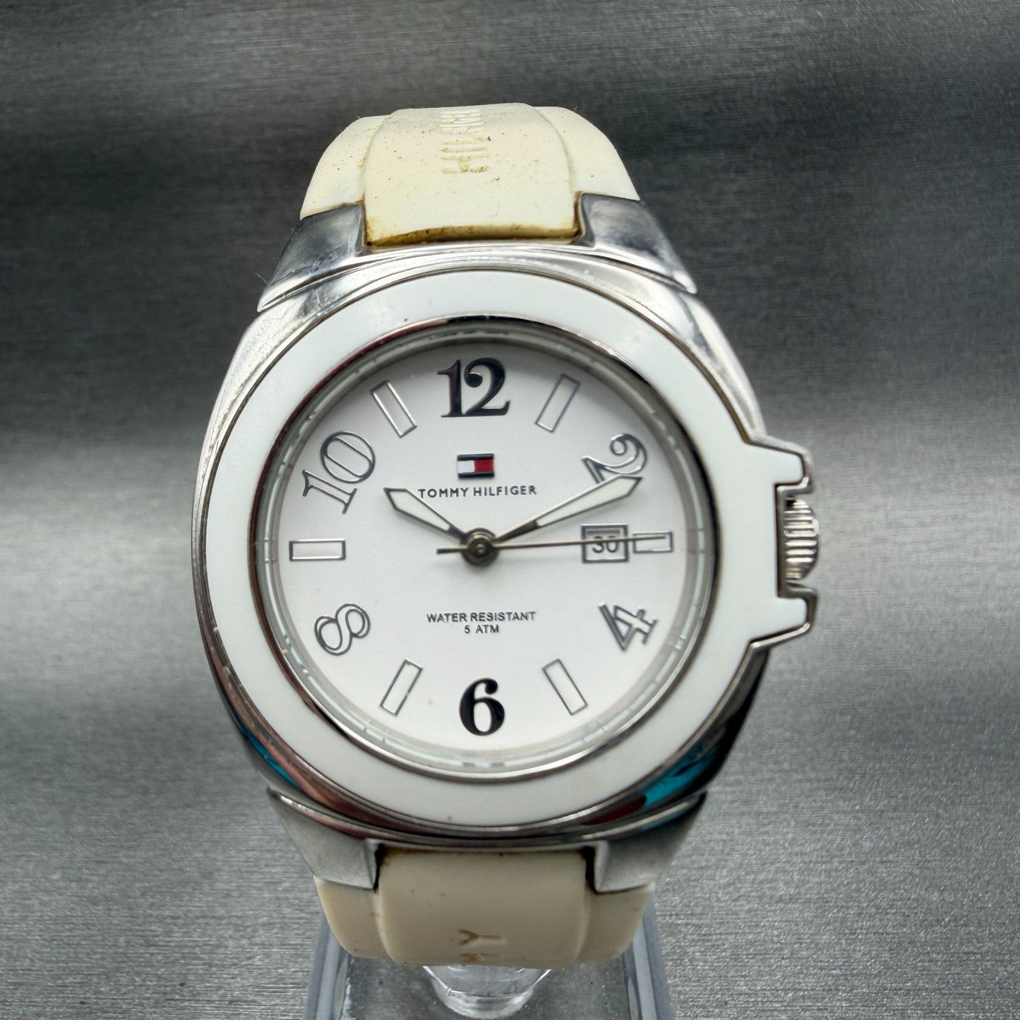 Tommy Hilfiger Watch Women 34mm White Dial Silver Tone Date Round New Battery0