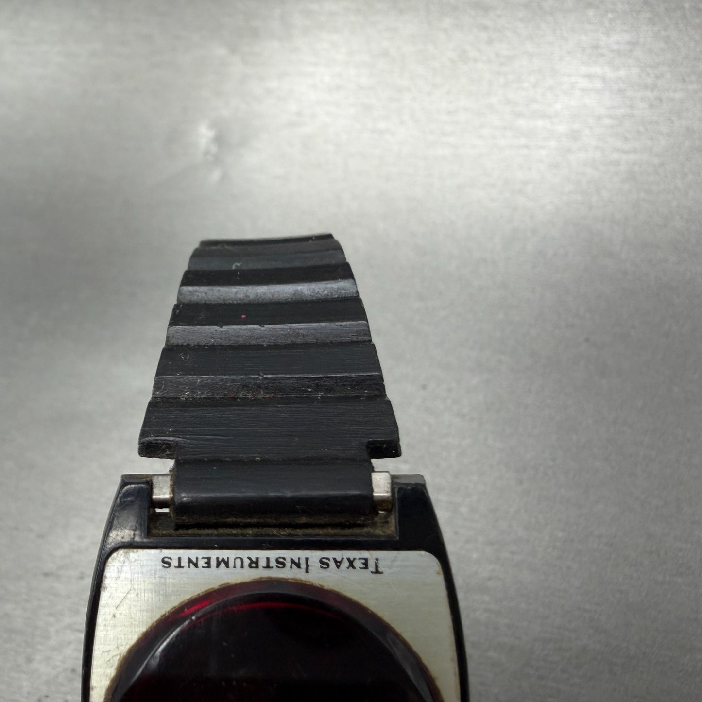 Texas Instruments Red Led Watch Men 31mm Black Silver Tone Round NO BACK PARTS5