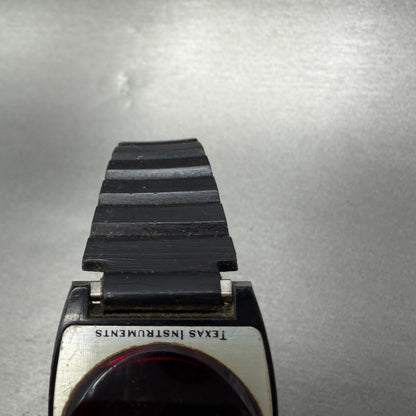 Texas Instruments Red Led Watch Men 31mm Black Silver Tone Round NO BACK PARTS5