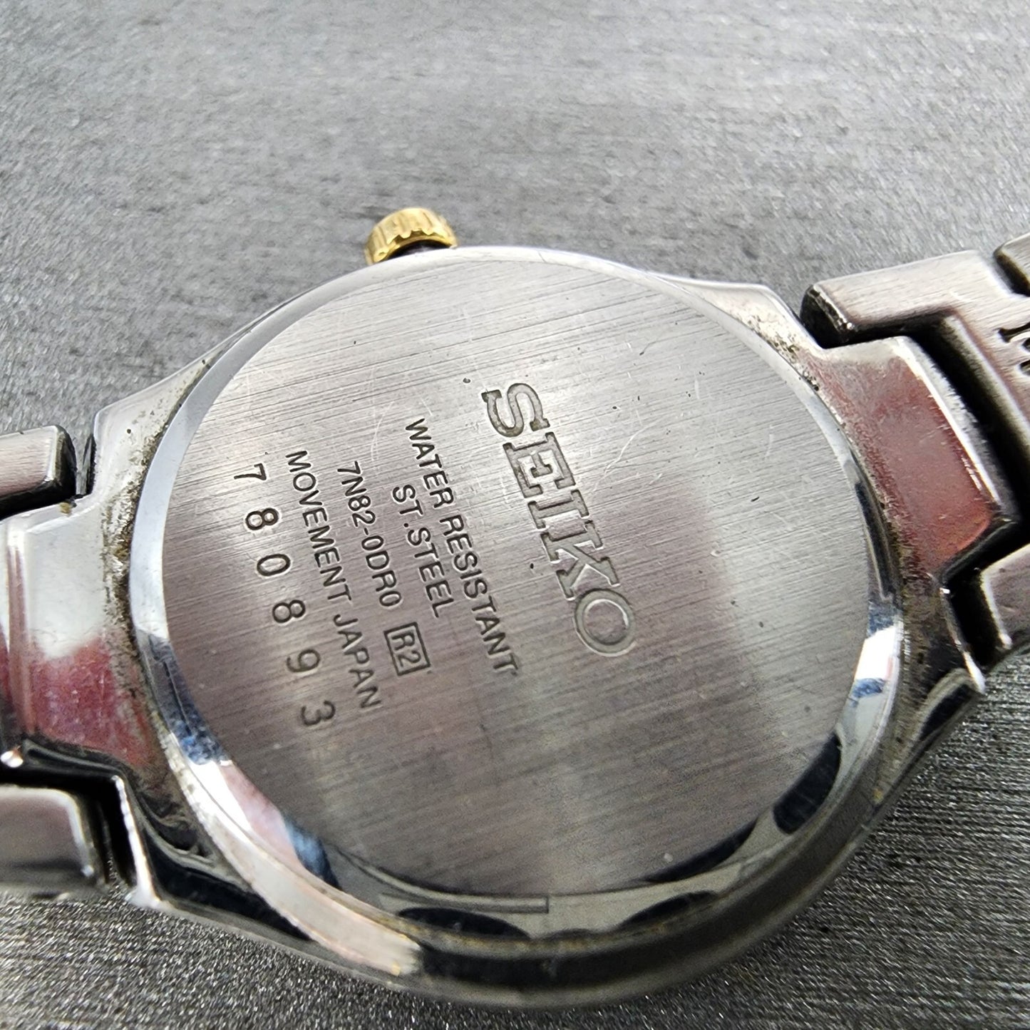 Seiko Watch Women 25mm Blue Dial Two Tone Date Round 7N820DR0 New Battery9