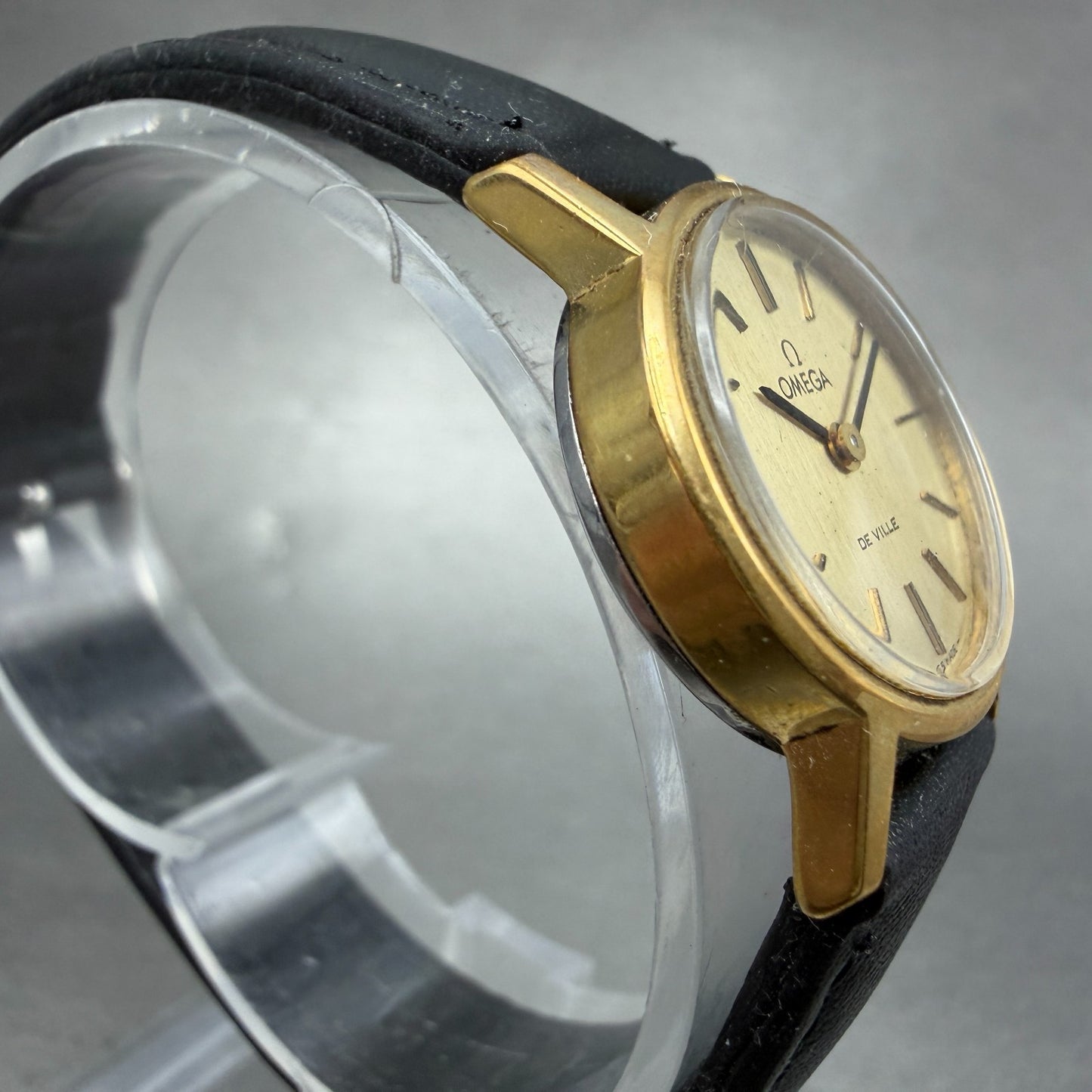 Omega De Ville Watch Women 25mm Gold Dial Gold Plated Manual Wind Runs 511.05083