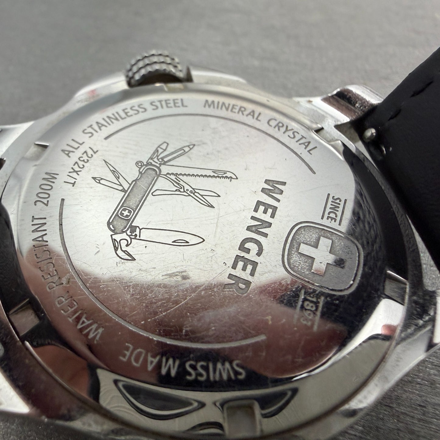 Wenger Battalion Dive Watch Men 40mm Black Dial Silver Date Round 7232X/T NewBat9