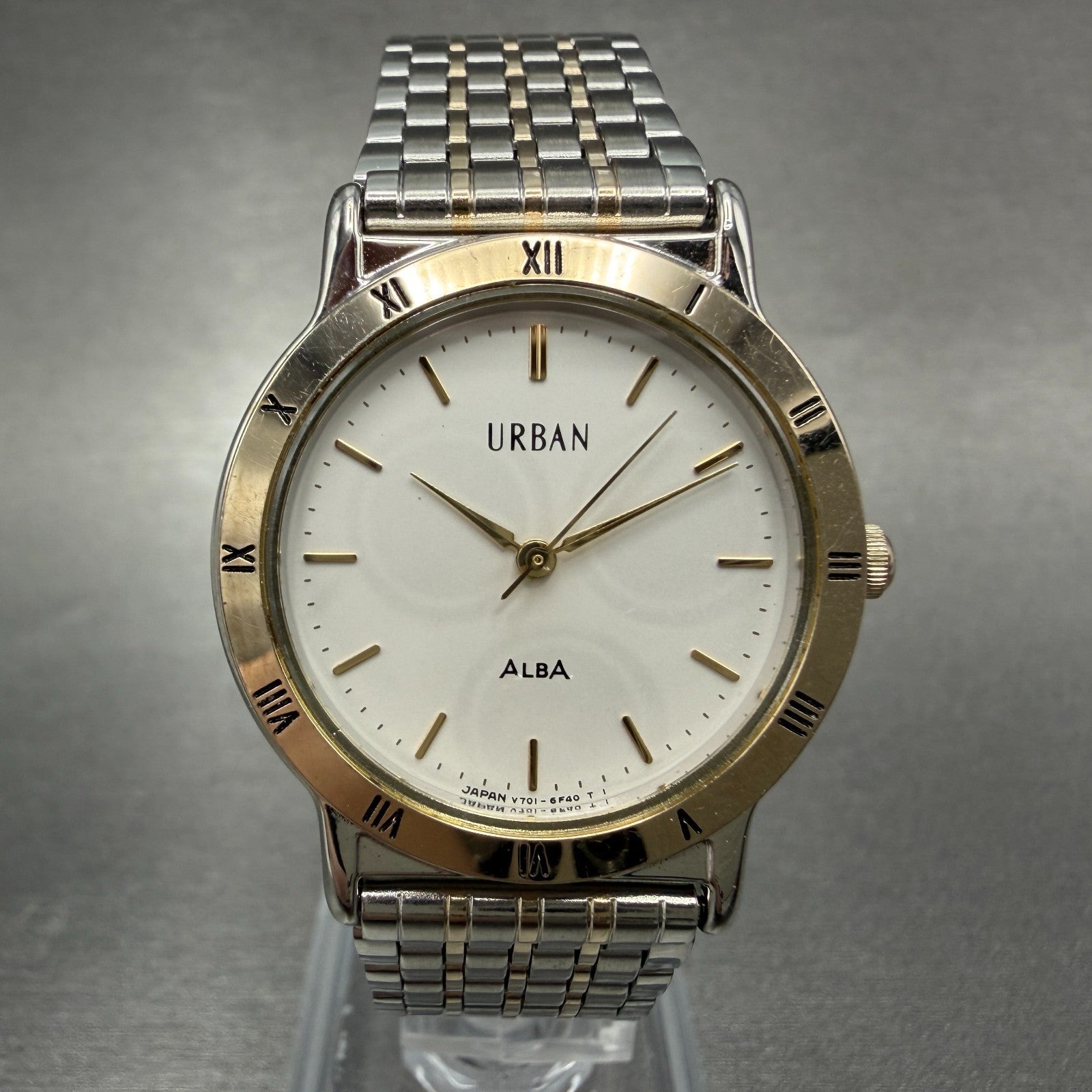 Seiko Alba Urban Watch Women 30mm Silver Dial Two Tone V7016C50 New Battery0