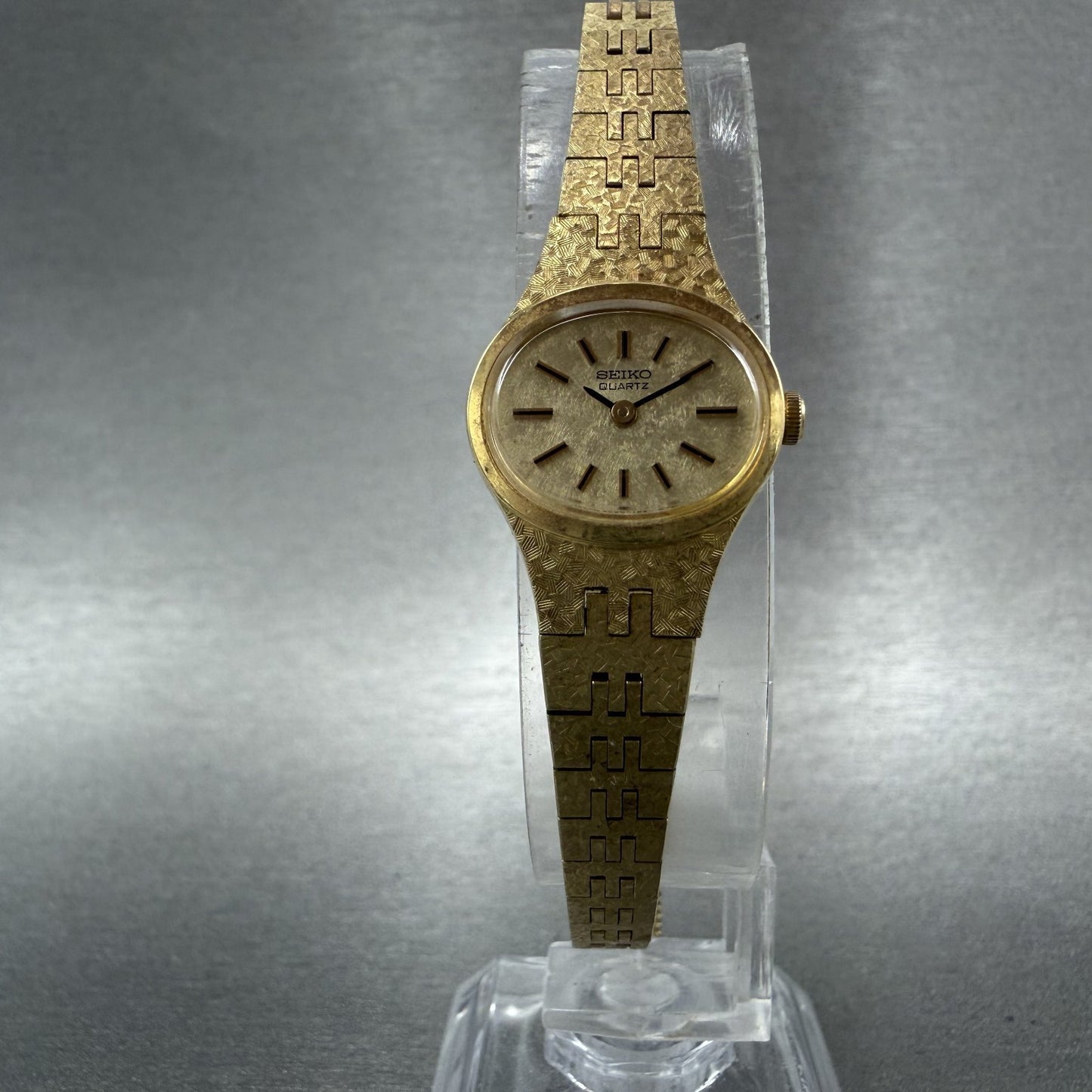 Seiko Watch Women 17mm Champagne Dial Gold Tone 2C205759 Oval New Battery5