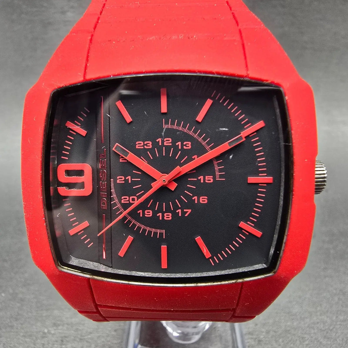 Diesel Trojan Watch Men 44mm Black Dial Red Tone Rectangle DZ-1351 New Battery0