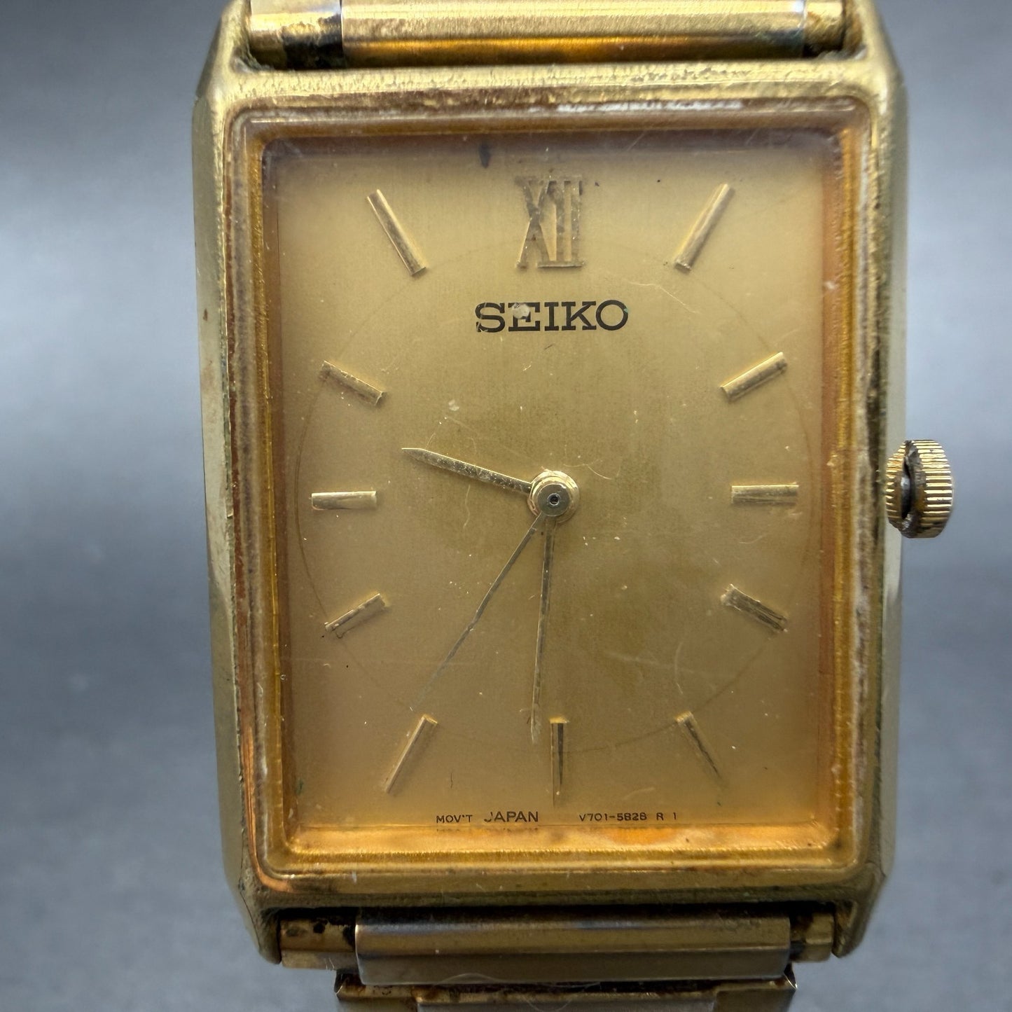 Seiko Tank Watch Men 24mm Gold Dial Gold Tone Rectangle V701-5E10 PARTS2