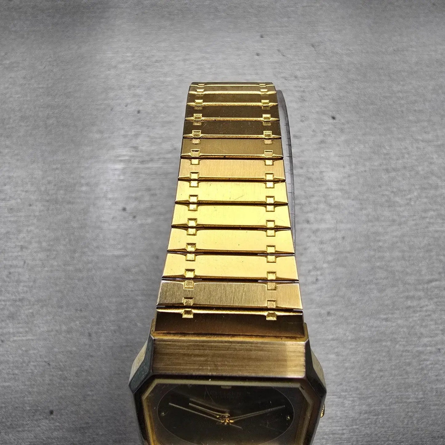 Citizen CQ Watch Men 28mm Silver Dial Gold Tone Rectangle 4031-491963 New Batt4