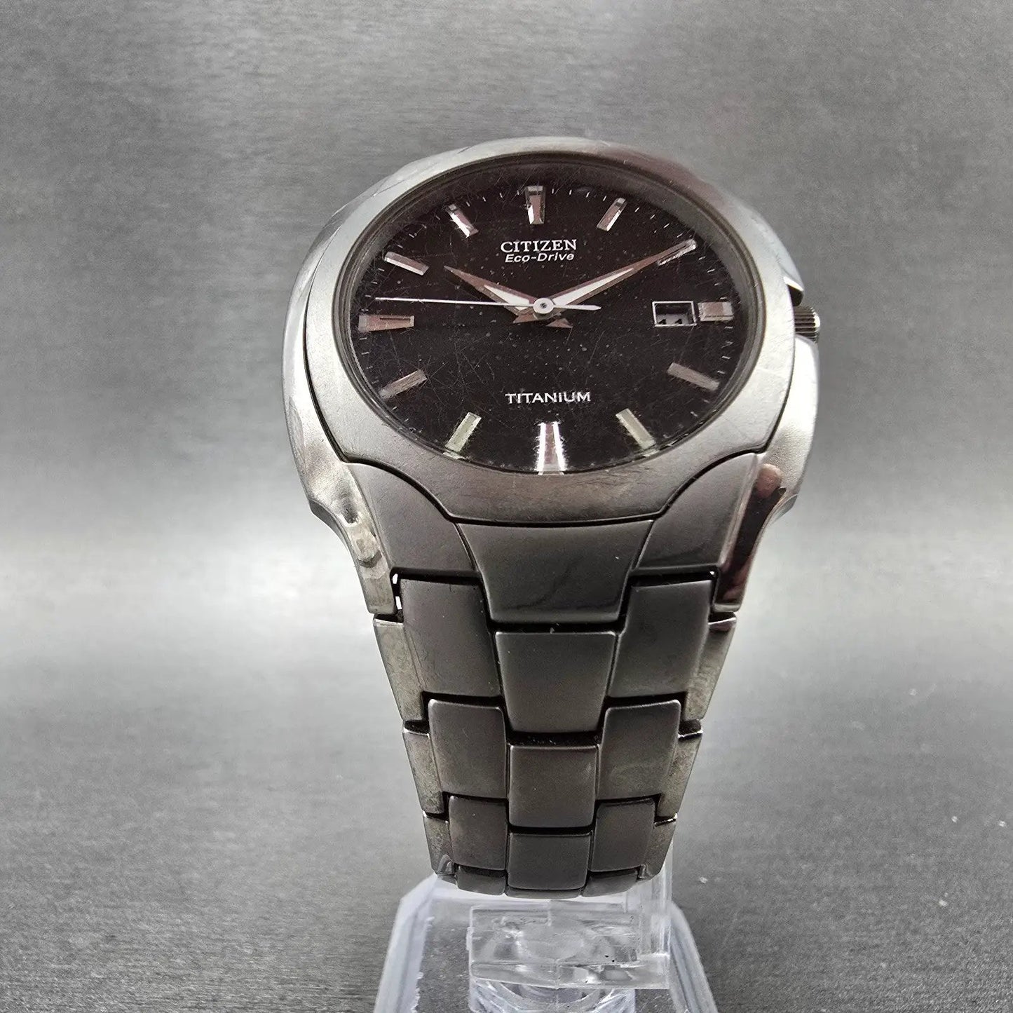 Citizen Eco-Drive Watch Men 38mm Black Dial Titanium Date E111-S049610 Runs EWR10