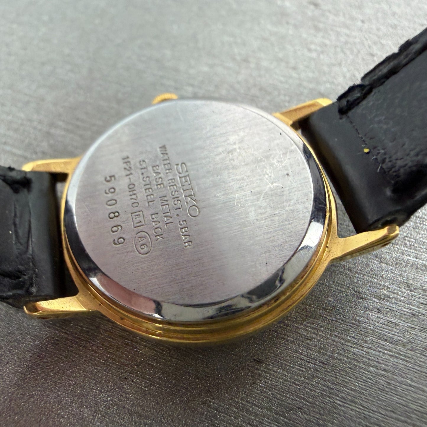 Seiko Spirit Watch Women 24mm White Dial Gold Tone Round 1F21-0H70 New Battery 49