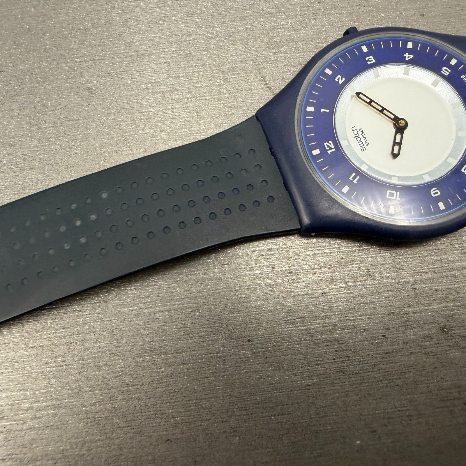 Swatch Skin Monoblue Watch Men 34mm White Dial Blue Tone Round SFN100 New Batt6